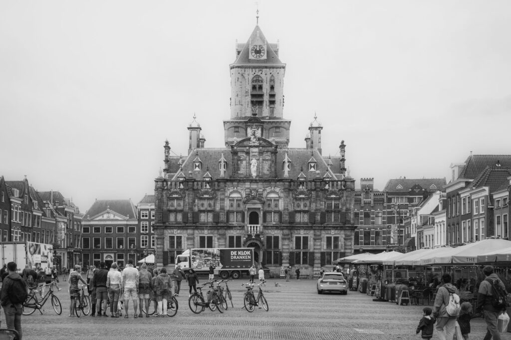 Delft, Países Bajos: el diseño cotidiano que brota entre canales y porcelana