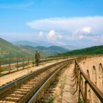 El tren de los Balcanes que une Belgrado con Bar: ingeniería de desfiladeros y memoria de un ferrocarril