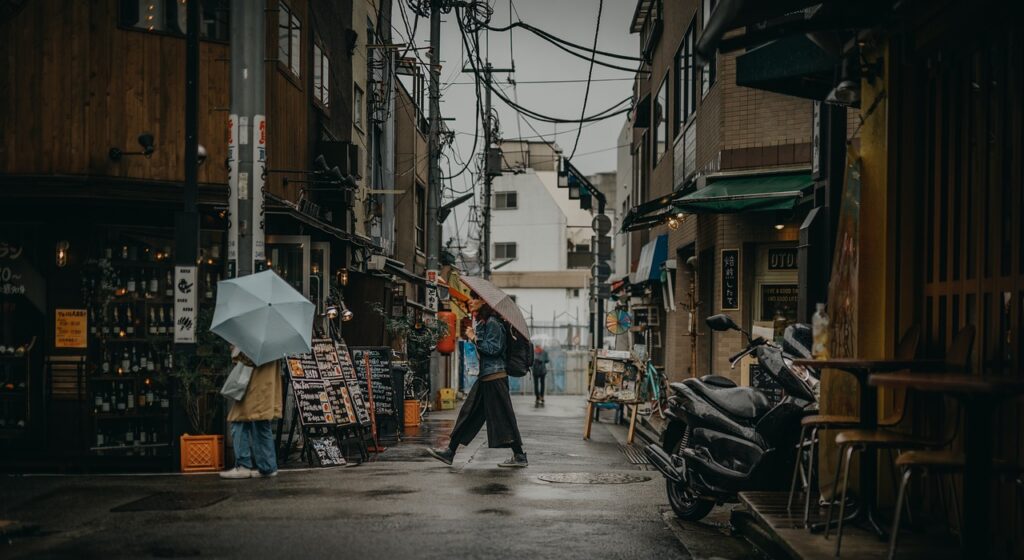 Kioto, más allá de los templos: los barrios de madera que resisten entre visitantes y residentes