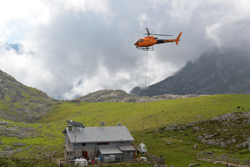 Picos de Europa, España: senderismo entre calizas, pastores y niebla atlántica