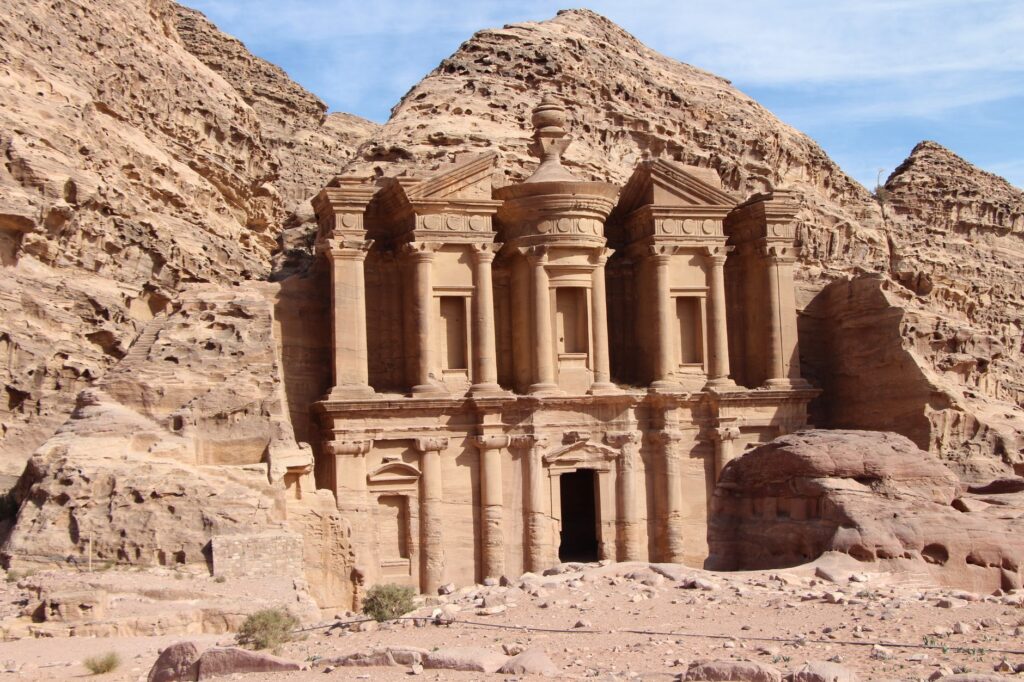 Petra, la ciudad tallada en la roca que resiste al tiempo en Jordania