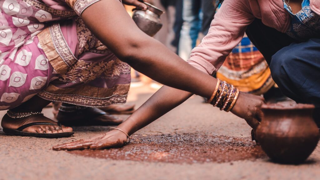 Odisha, donde el latón se convierte en tambor: el oficio que sostiene el pulso ritual de la India