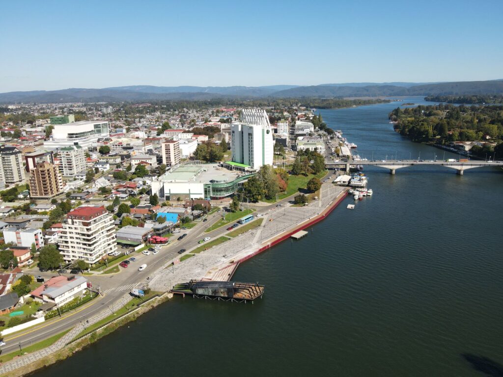 Concepción, Chile: la capital del Biobío que se recorre entre mercados fluviales, plazas y memoria universitaria