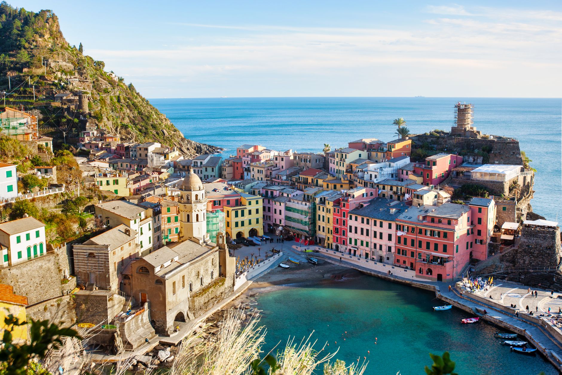 Cinque Terre, Italia: el paisaje que se sostiene con manos y piedra