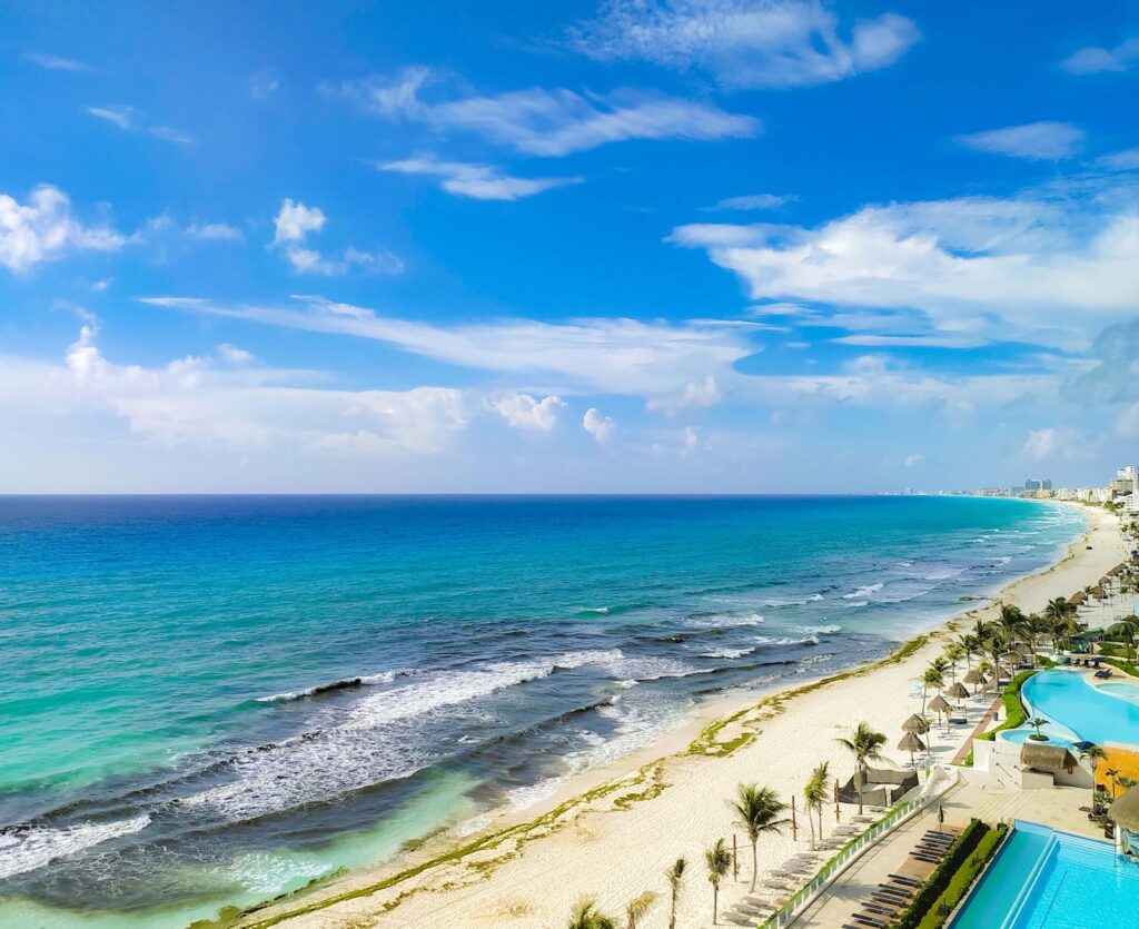 Cancún más allá de la playa: el México que vive entre manglares y memoria maya