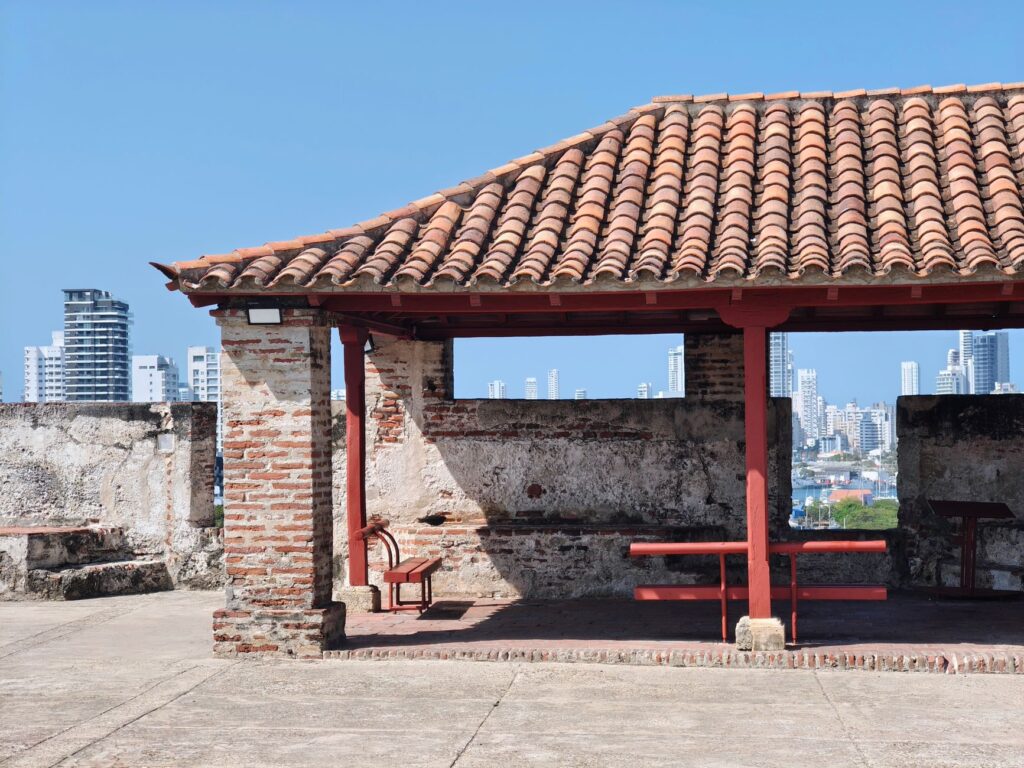 Cartagena de Indias: murallas que sostienen la memoria viva del Caribe colombiano