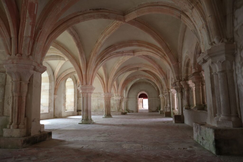 San Juan de la Peña: el monasterio que se esconde bajo la roca