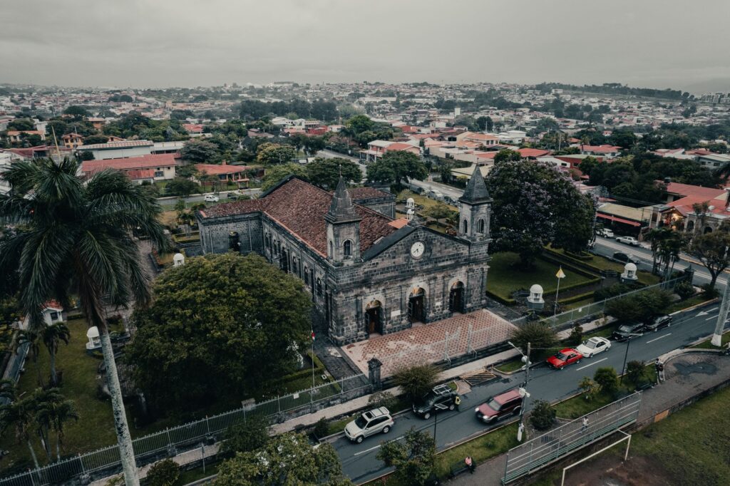 San Juan de Tibás, Costa Rica: la ciudad de las dos plazas y el café de altura