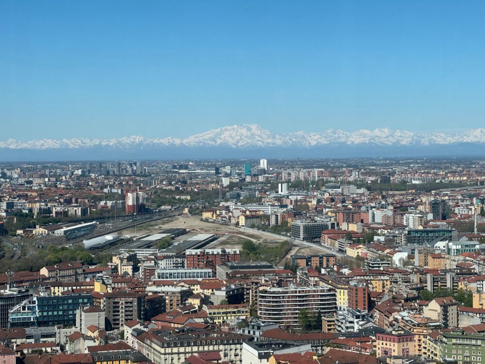 Milán y las cumbres de Lombardía: geología, ecosistemas y protección alpina en Italia