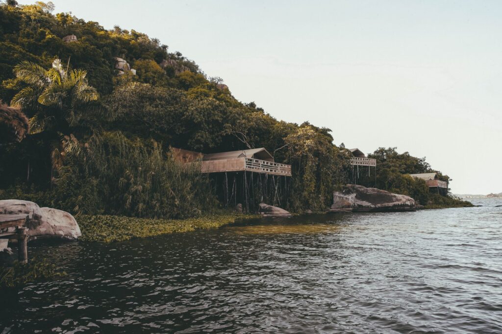 Mwanza, Tanzania: la ciudad que vive de cara al lago y a sus oficios
