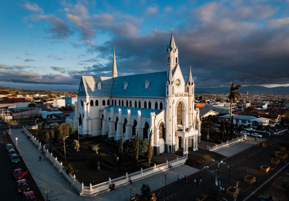 San Juan de Tibás, Costa Rica: la ciudad de las dos plazas y el café de altura