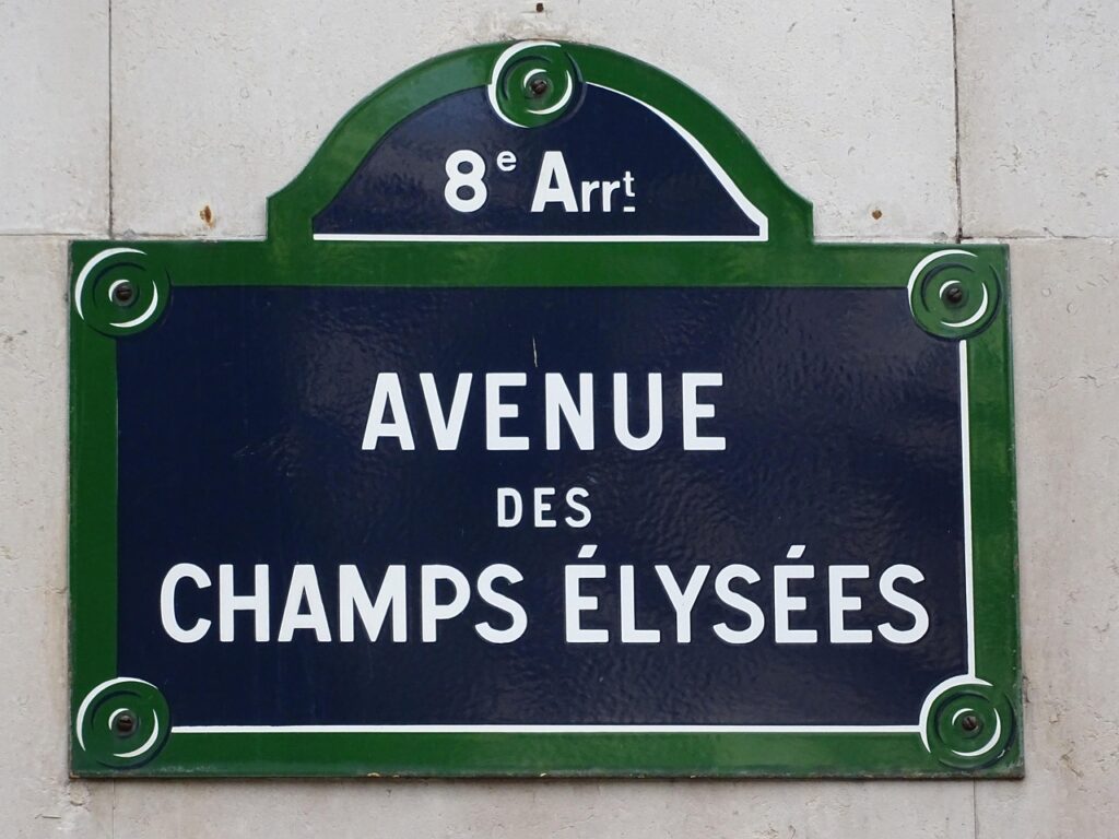 Paris 11th Arrondissement: The Living Fabric of Eastern Paris Between Working-Class History and Modernity