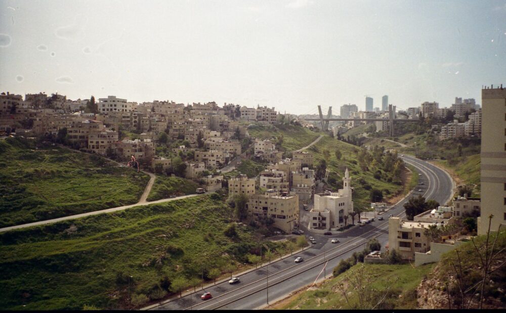 Ar Ramthā, Jordania: la ciudad fronteriza que aprende a moverse con menos