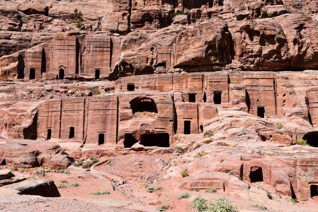 Petra, Jordania: la ciudad tallada en roca que late bajo el desierto