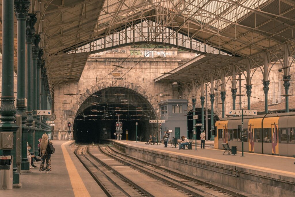 Paranhos, Portugal: el pulso ferroviario que vertebra la vida cotidiana entre el pasado y el futuro