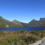Tasmania sin coche: cómo la isla australiana teje una red de autobuses, ferris y senderos para explorar sus parques