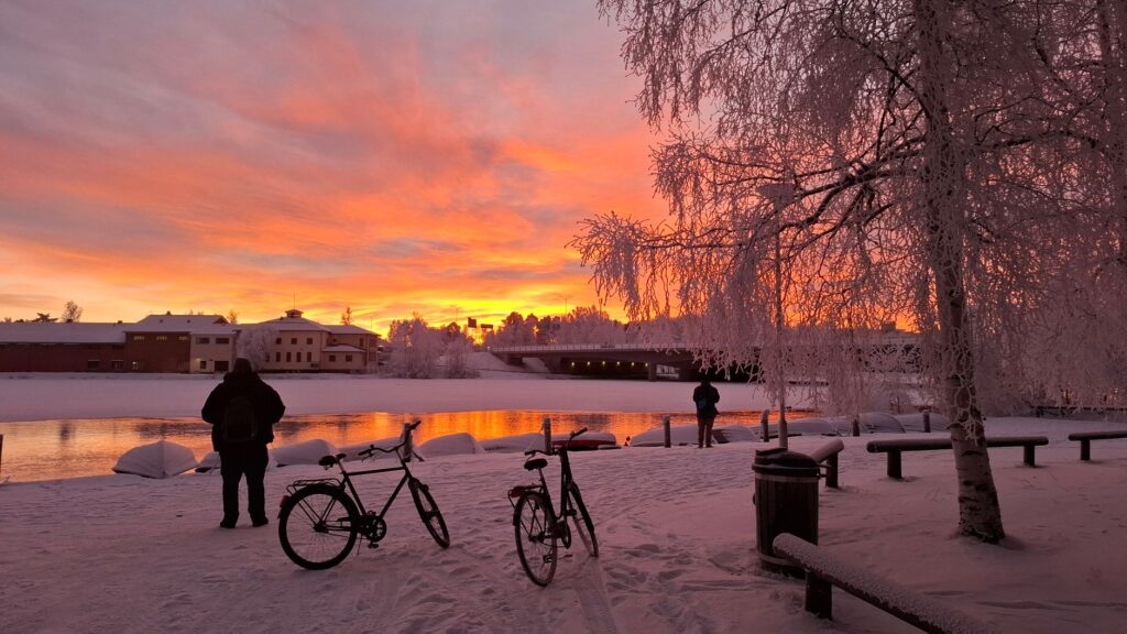 Oulu, Finlandia: bicicletas de invierno y barrios que se recorren a resguardo del frío