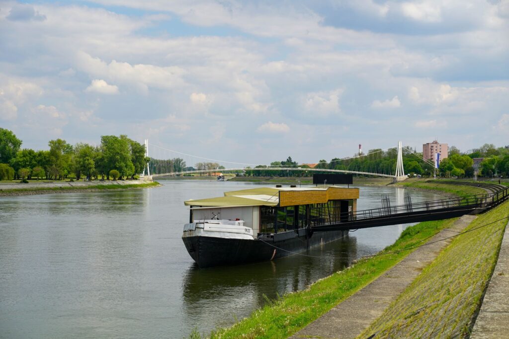 Osijek, Croacia: la ciudad de ladrillo que se recorre entre el Drava y la llanura eslava