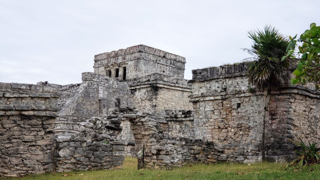 Cancún más allá de la playa: el México que vive entre manglares y memoria maya