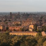 Bolonia, Italia: caminar bajo los pórticos que sostienen una ciudad