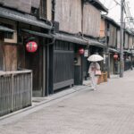 Kioto, más allá del oro: barrios históricos y la convivencia entre visitantes y residentes