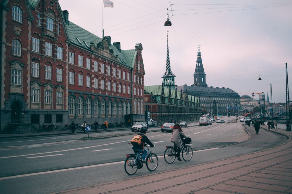 Copenhague pedalea hacia un futuro sin humo: así se vive la movilidad activa en Dinamarca