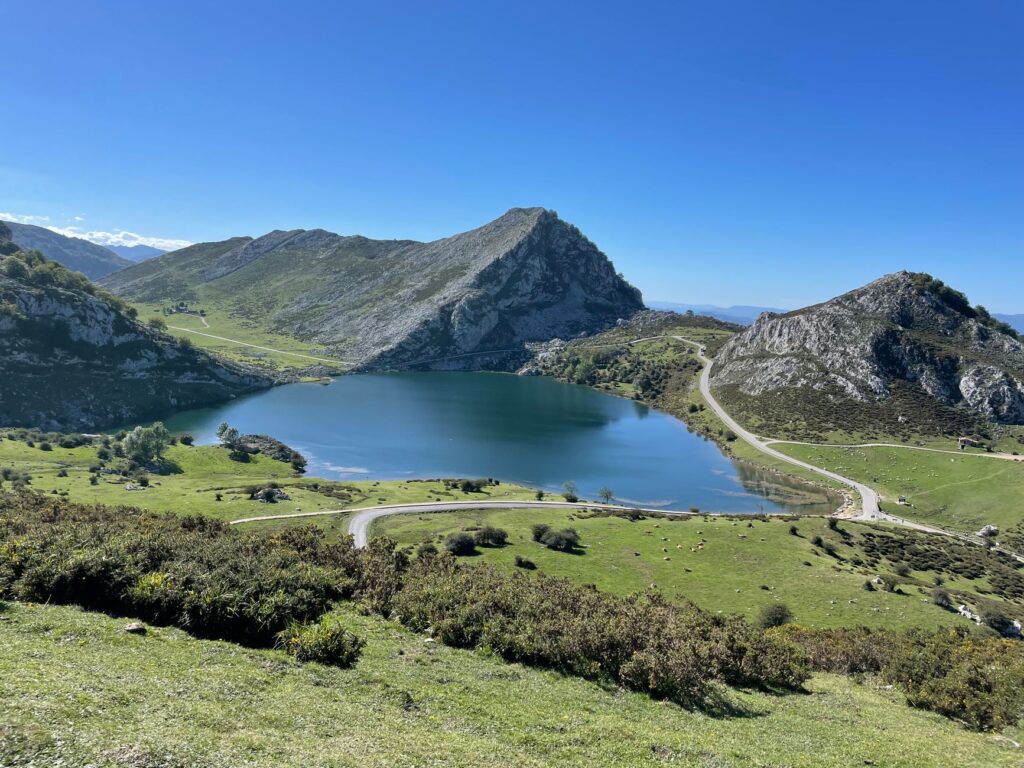 Sotres, Picos de Europa: la puerta de piedra del senderismo responsable en Asturias