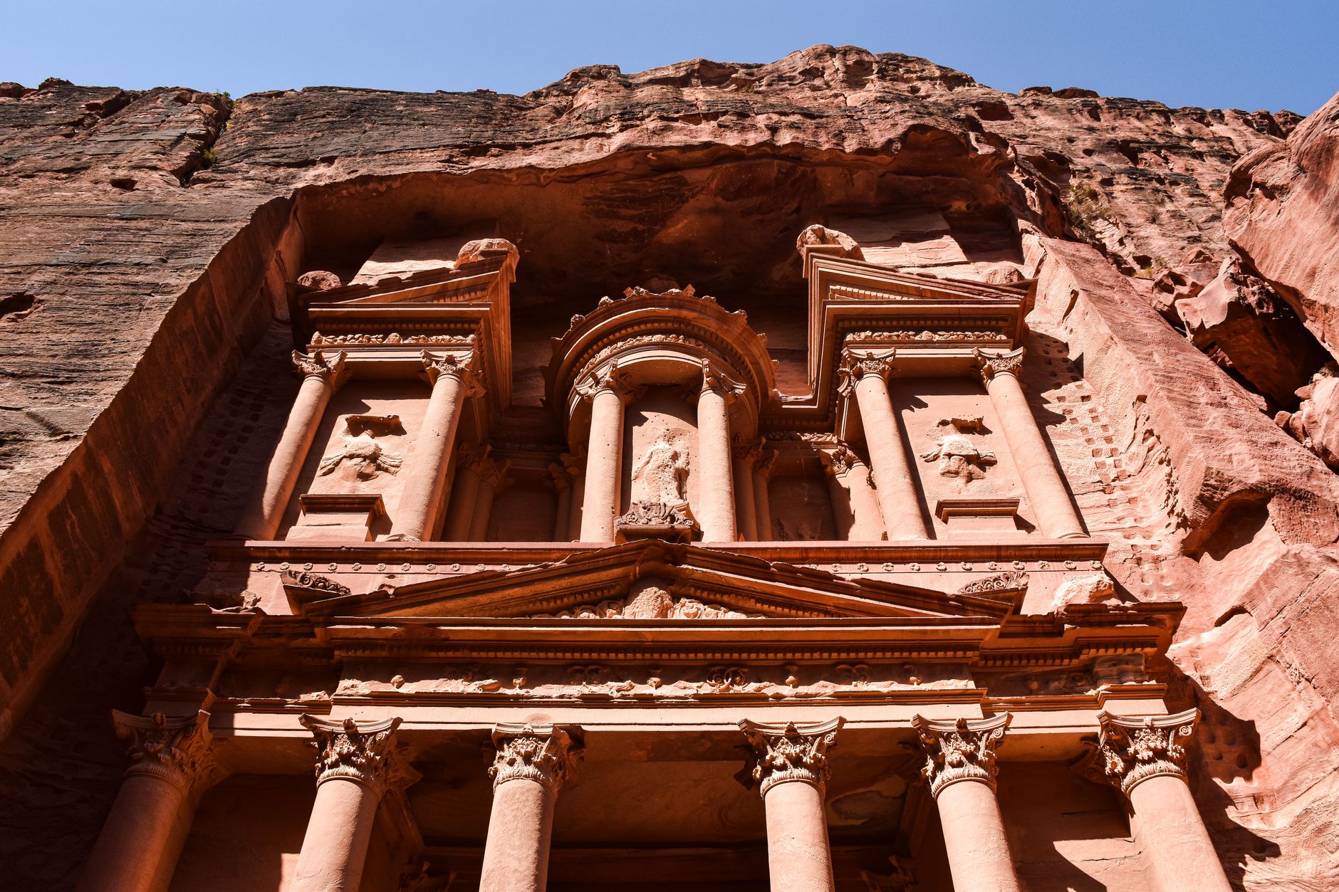 Petra, Jordania: la ciudad tallada en roca que late bajo el desierto