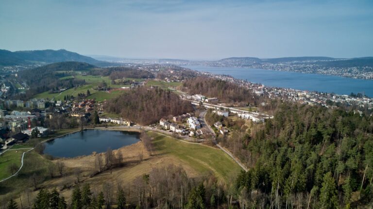 Zúrich Kreis 9: la orilla industrial que Suiza aprendió a recorrer a pie