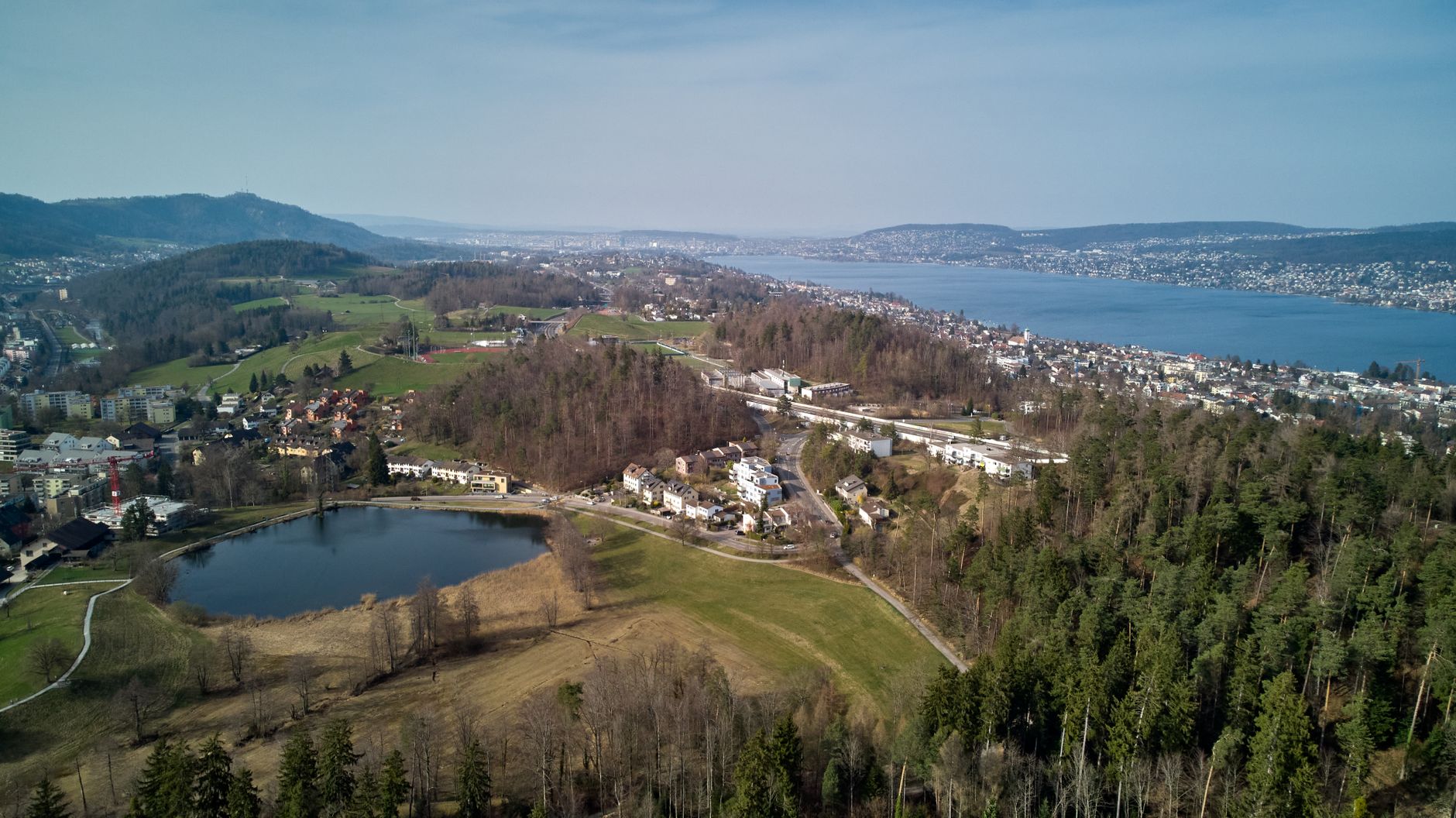 Zúrich Kreis 9: la orilla industrial que Suiza aprendió a recorrer a pie