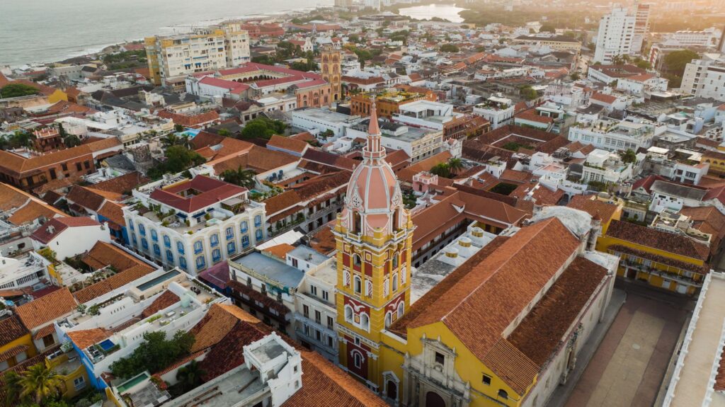 Cartagena de Indias: la Cartagena que camina sobre adoquines de memoria