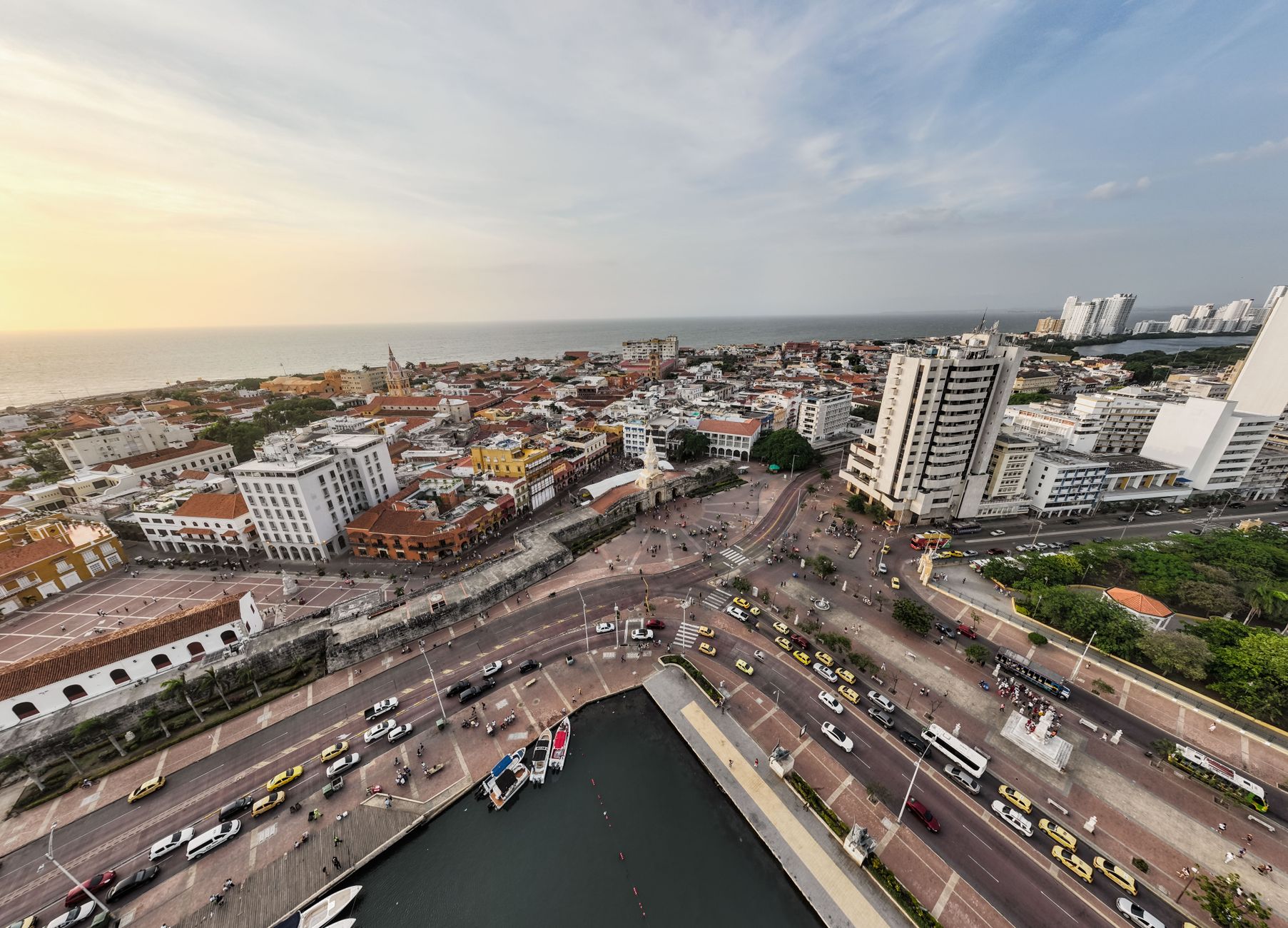 Cartagena de Indias: la Cartagena que camina sobre adoquines de memoria