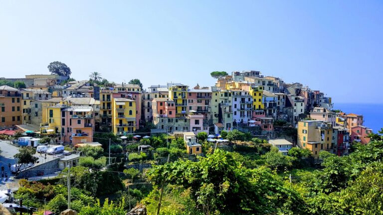Cinque Terre, Italia: los pueblos colgados que aprendieron a sostener la montaña